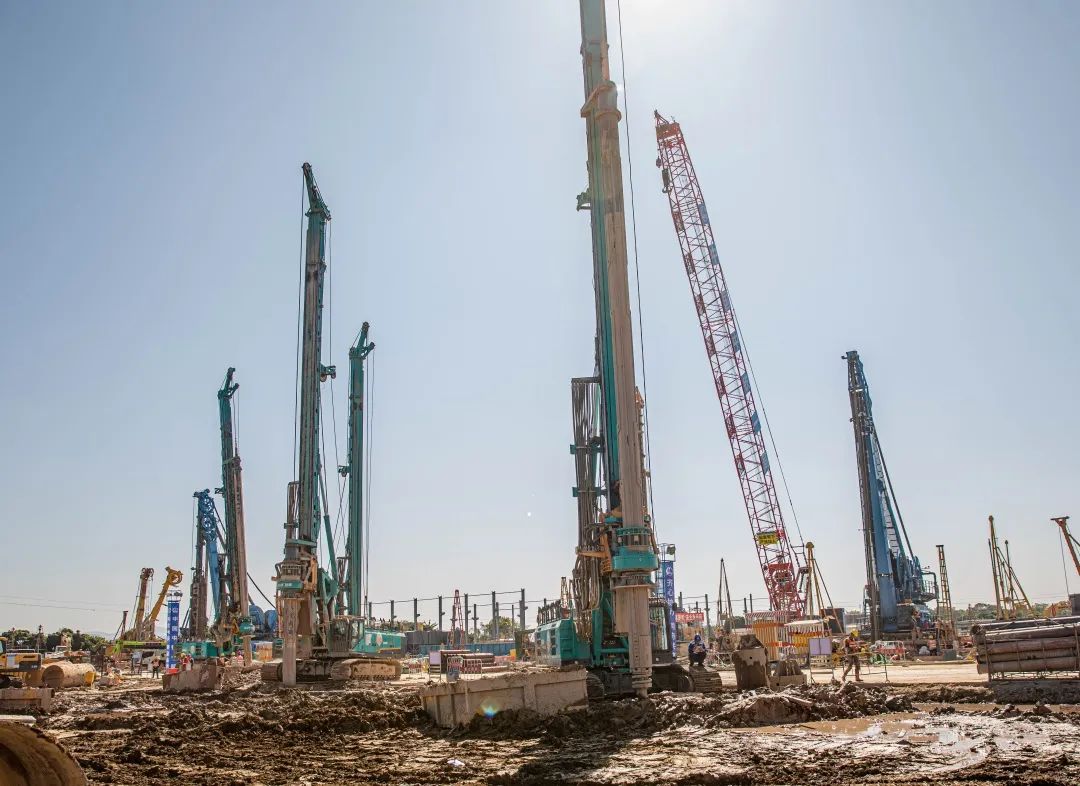 “8188cc威尼斯绿”再现大湾区！8188cc威尼斯智能旋挖钻机组团助建广州白云机场项目