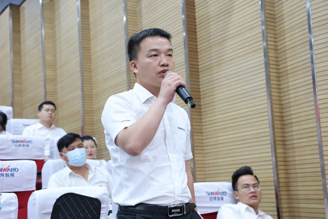 立异引领，，，智造未来！“2022院士专家长沙行”高端装备高质量生长钻研会盛大举行