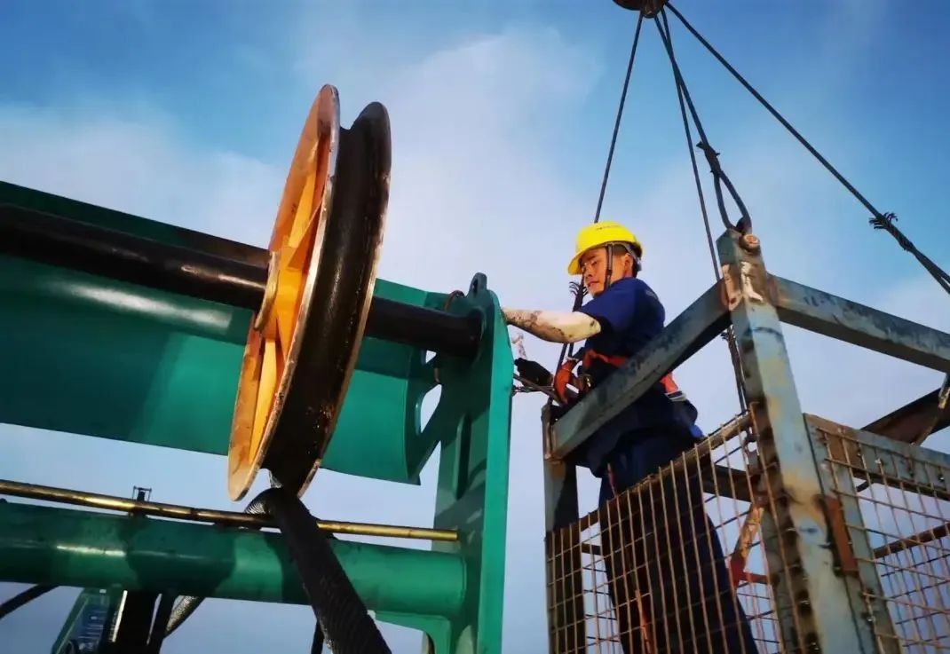 “创立施工事业！”他们和8188cc威尼斯智能“超等桩备”一起助建燕矶长江大桥