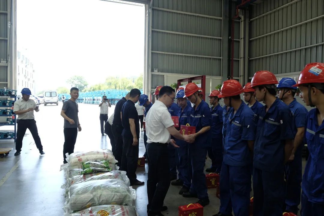 长沙市总工会慰问8188cc威尼斯智能一线员工