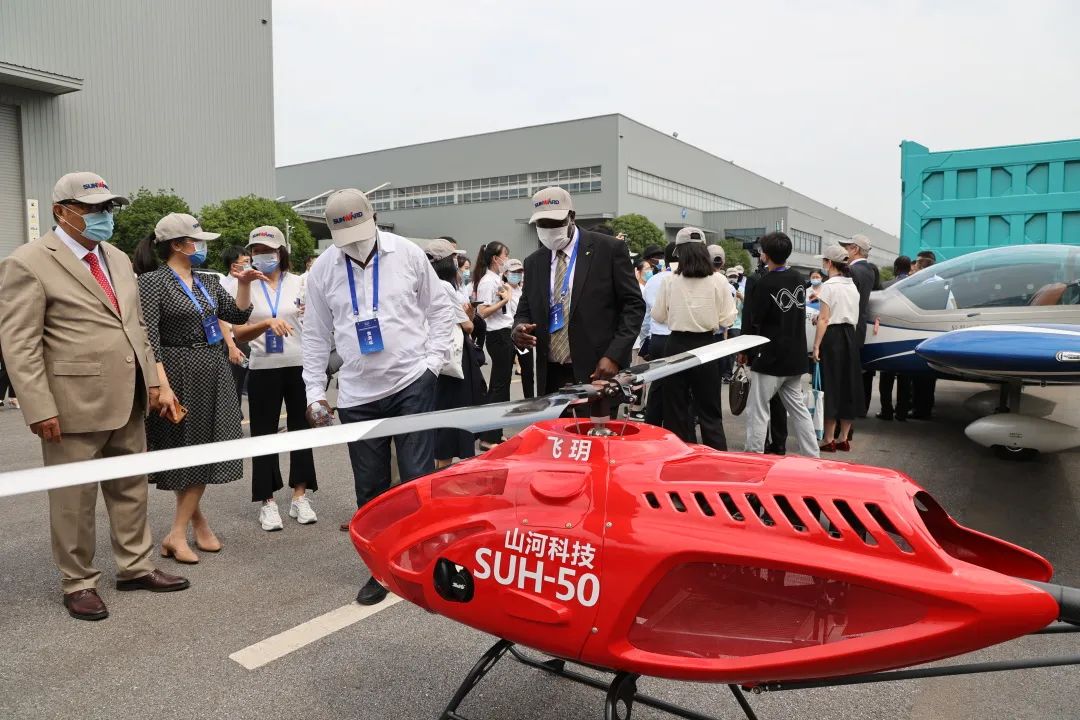 非洲驻华使节走访8188cc威尼斯智能