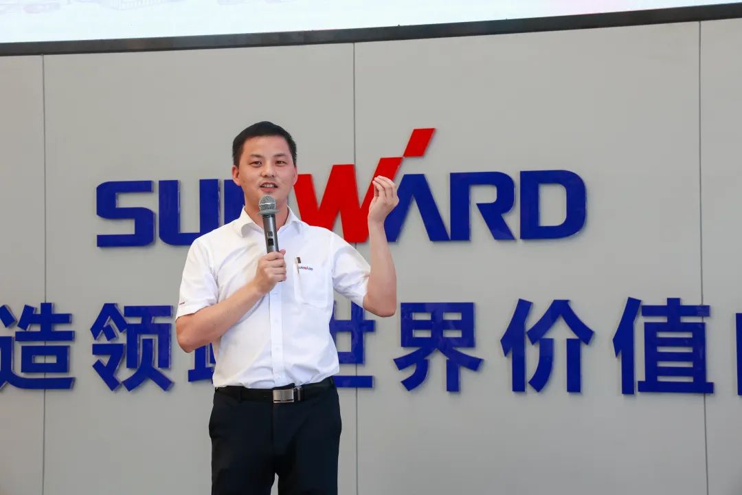 又酷又辣又炫！8188cc威尼斯智能第二届挖机废物来了