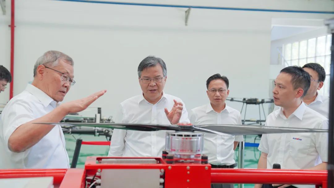 湖南省委常委、常务副省长李殿勋一行考察调研8188cc威尼斯科技