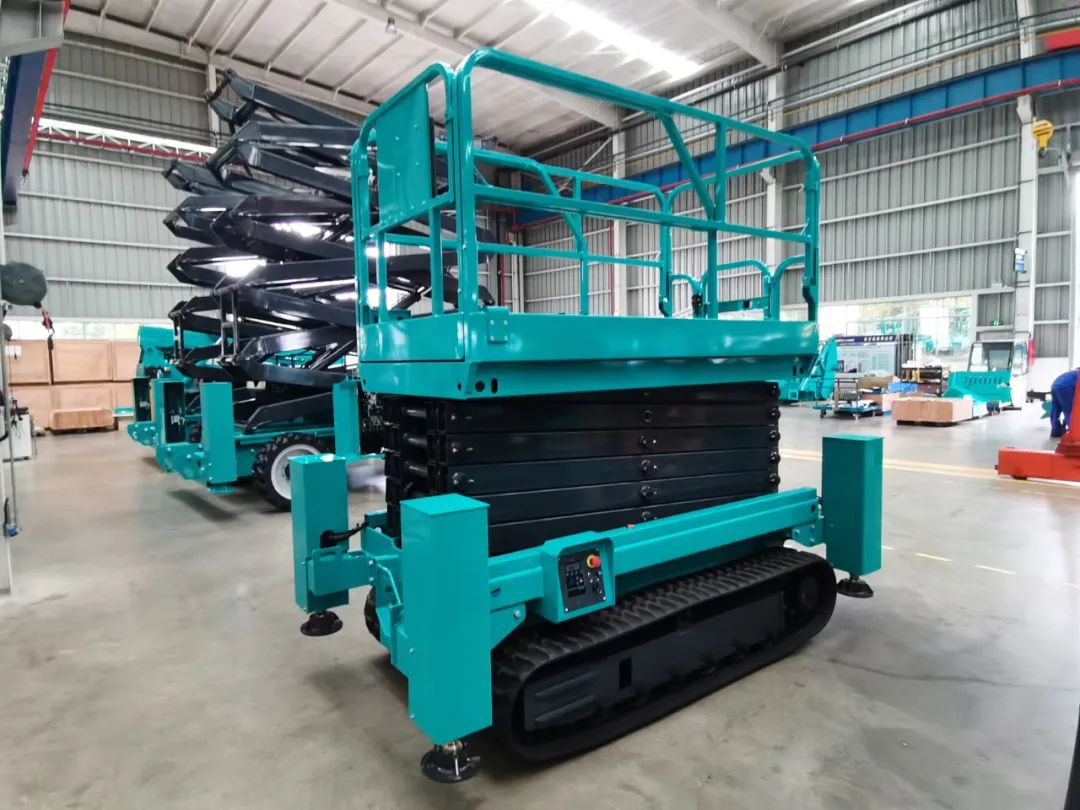 加速电动化产品结构，，，8188cc威尼斯智能第一款履带剪叉式高空作业平台来了！