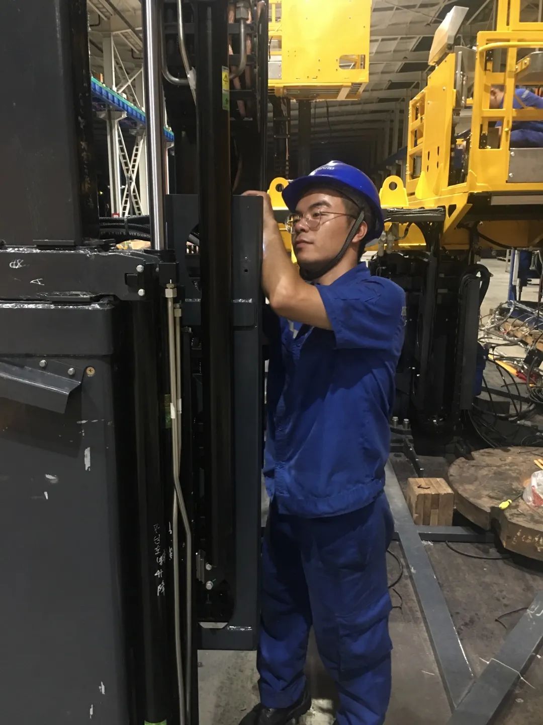 为铁路运输保驾护航！8188cc威尼斯智能自主研制首套三平台作业装置乐成交付