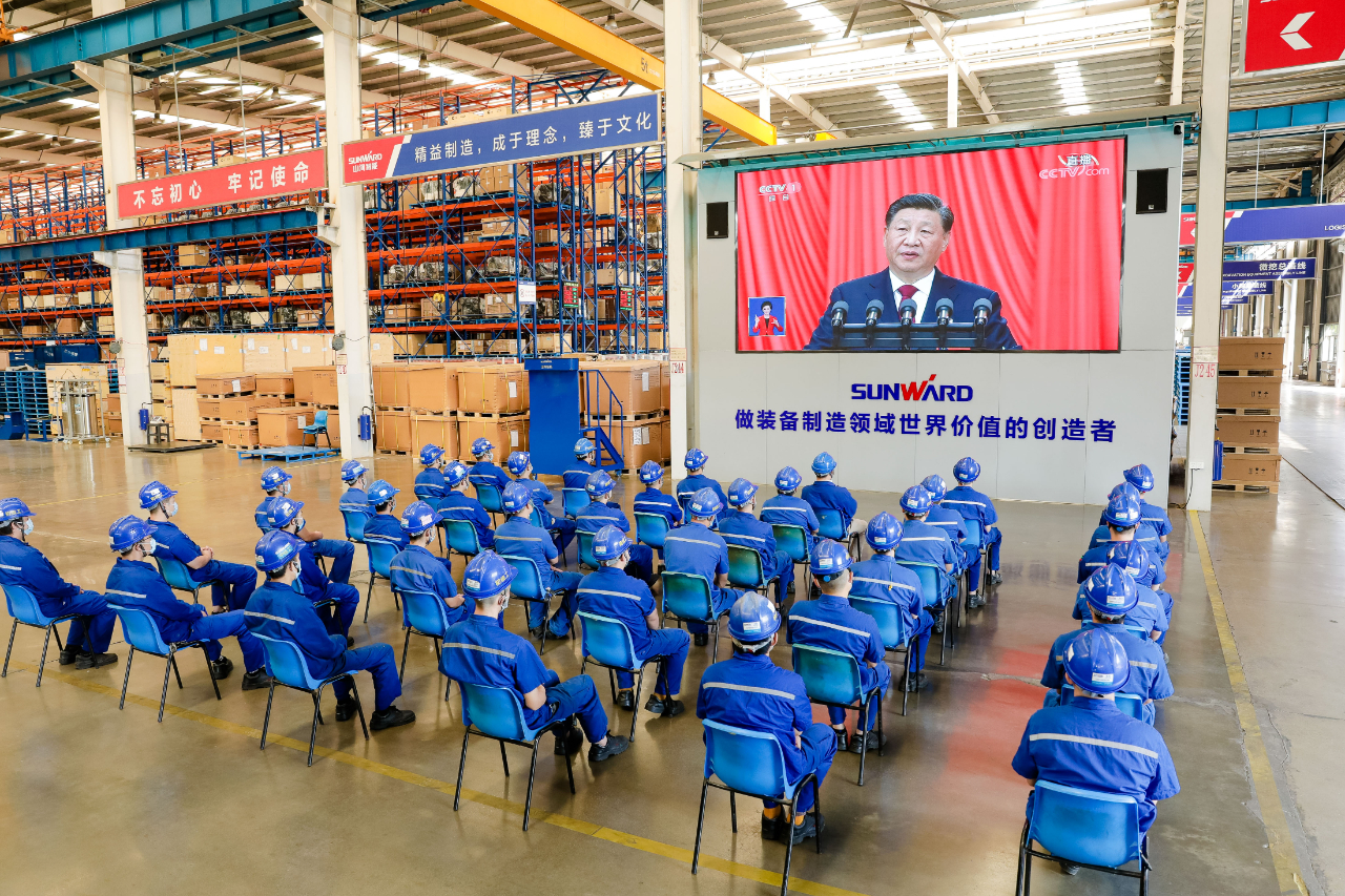 振奋人心！8188cc威尼斯智能党员干部集中收看党的二十大开幕会盛况