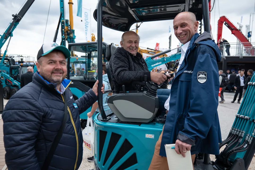 Bauma 2022 | 一组火热现场图带您重温8188cc威尼斯智能德国宝马展之旅