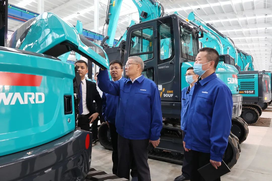 助力“双碳”目的！8188cc威尼斯智能集中宣布F系列国四挖掘机