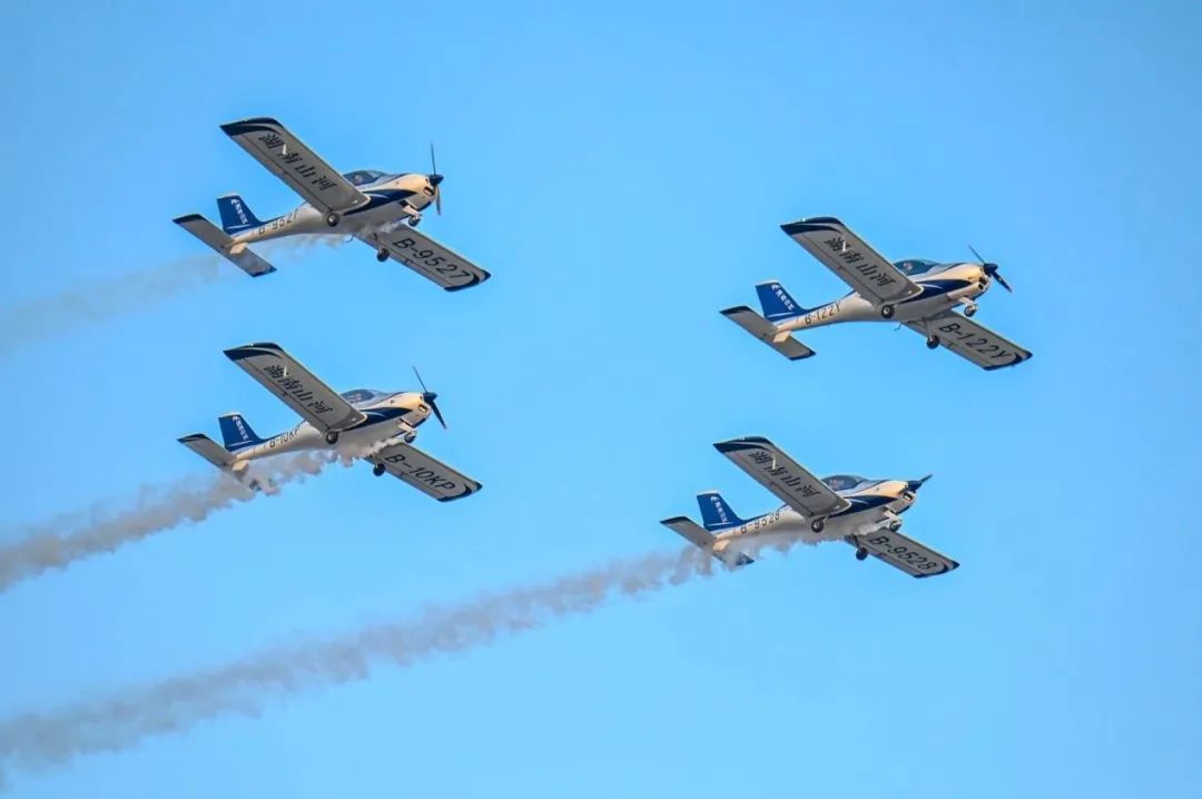 逆势翱翔！8188cc威尼斯航空携手相助同伴亮相2022南昌航行大会