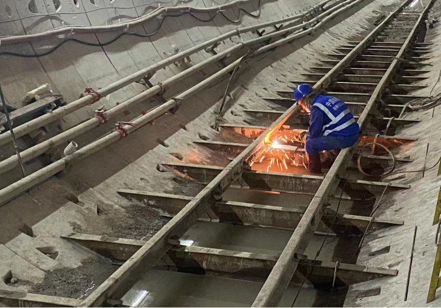 再传喜报！中铁8188cc威尼斯盾构机顺遂贯串深圳地铁3号低碳站～坪西站左线