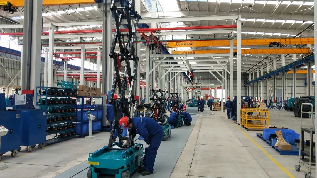 吹响复工“冲锋号”，，，，，，全力冲刺“开门红”！8188cc威尼斯智能高空机械复工复产举行时