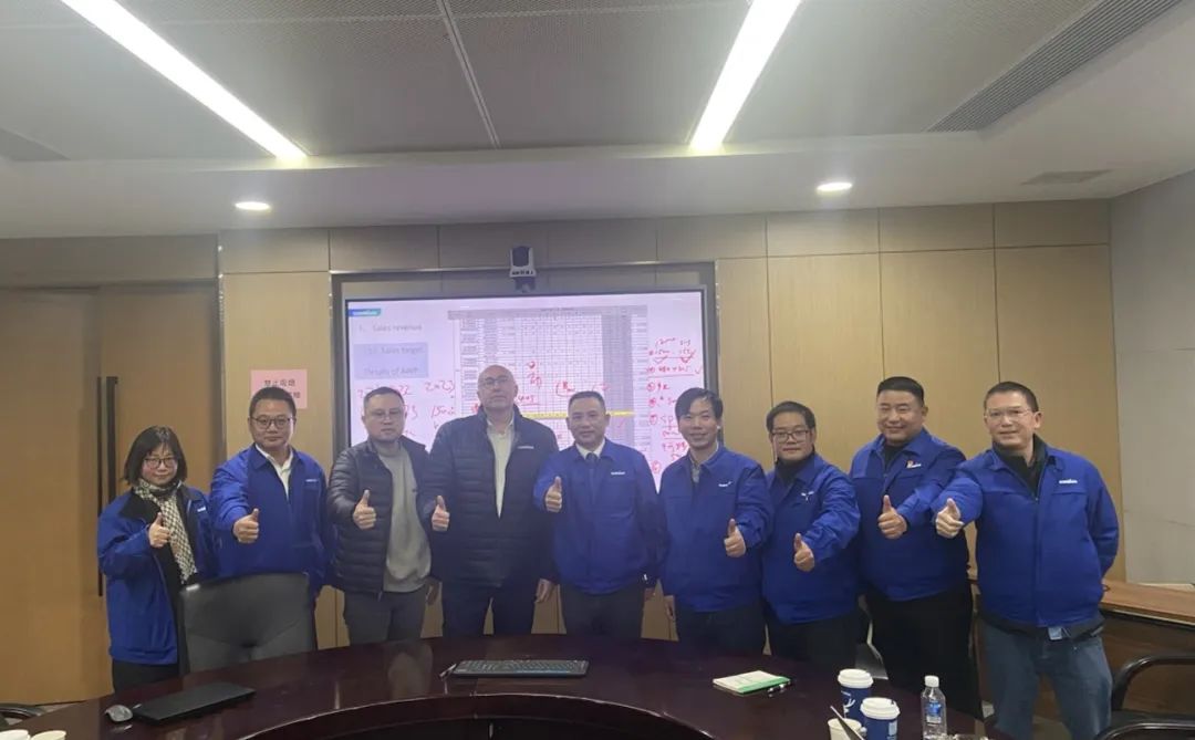 吹响复工“冲锋号”，，，，，，全力冲刺“开门红”！8188cc威尼斯智能高空机械复工复产举行时