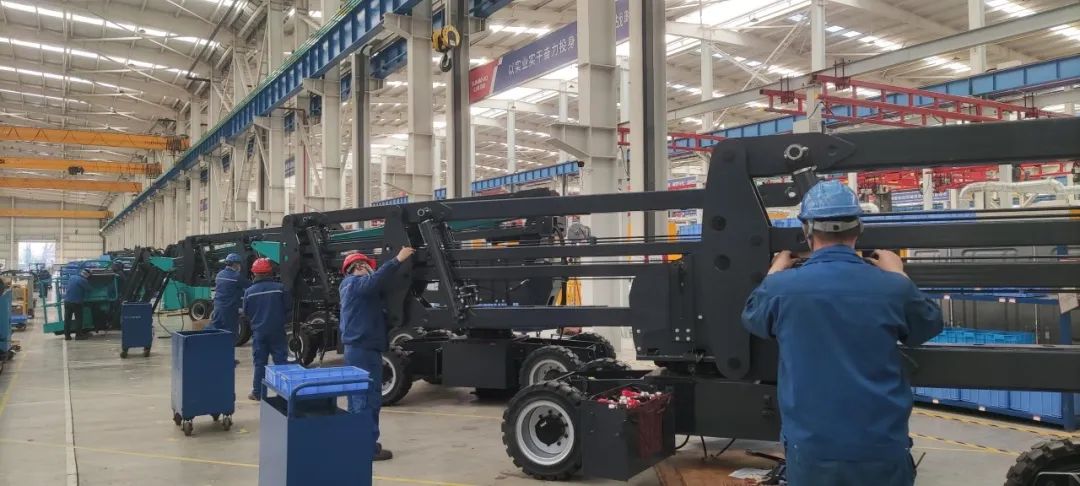 吹响复工“冲锋号”，，，，，，全力冲刺“开门红”！8188cc威尼斯智能高空机械复工复产举行时