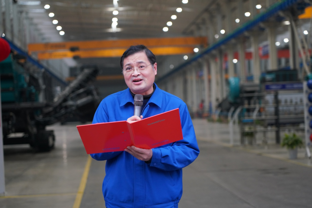 “持证上岗，，，，，，成为破碎筛分装备的好管家！”