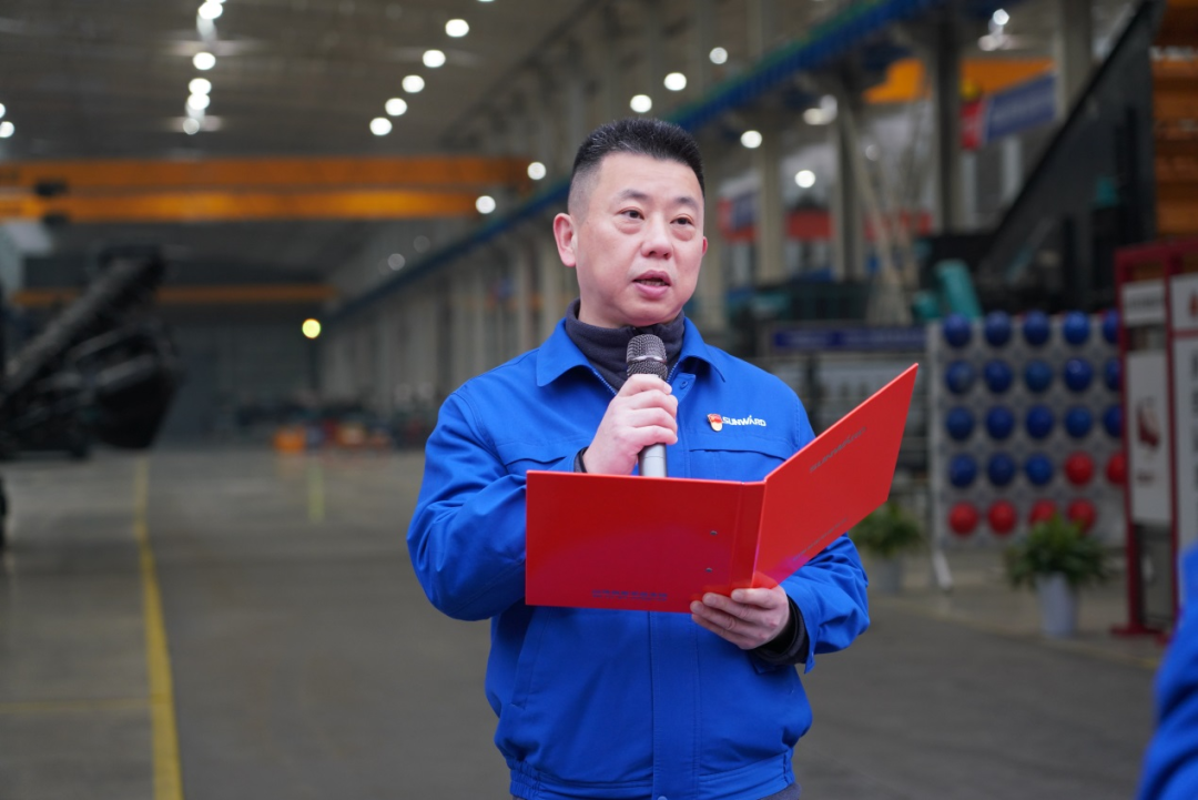 “持证上岗，，，，，，成为破碎筛分装备的好管家！”