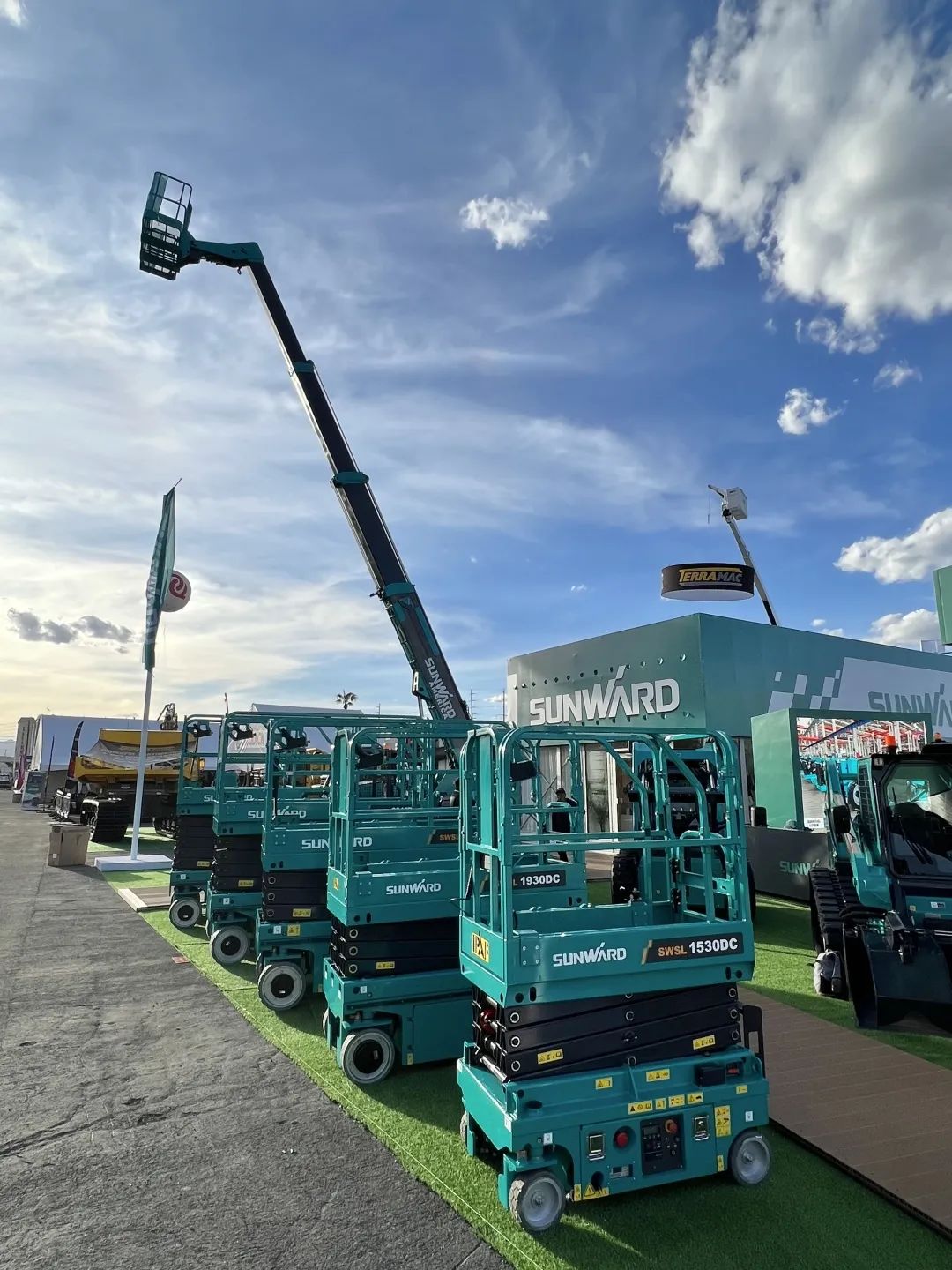 拉展直播 | 8188cc威尼斯智能高空精品亮相2023美国拉展，，，，哪款是你的最爱？？？？？？