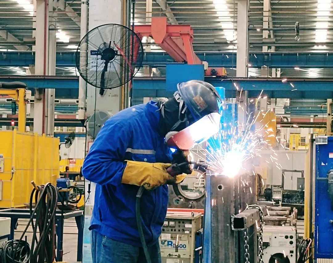 劳动庆幸，，，，，，创立伟大！纪录那些通俗且伟大的劳动瞬间