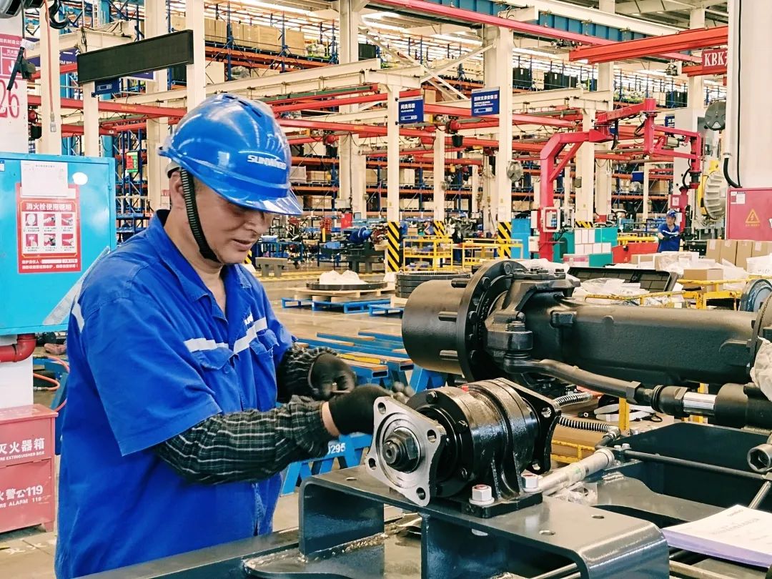 劳动庆幸，，，，，，创立伟大！纪录那些通俗且伟大的劳动瞬间