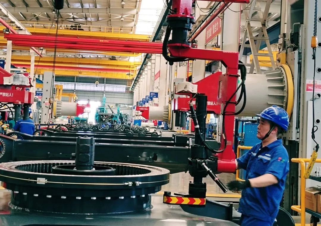 劳动庆幸，，，，，，创立伟大！纪录那些通俗且伟大的劳动瞬间