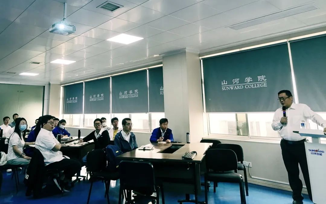 劳动庆幸，，，，，，创立伟大！纪录那些通俗且伟大的劳动瞬间