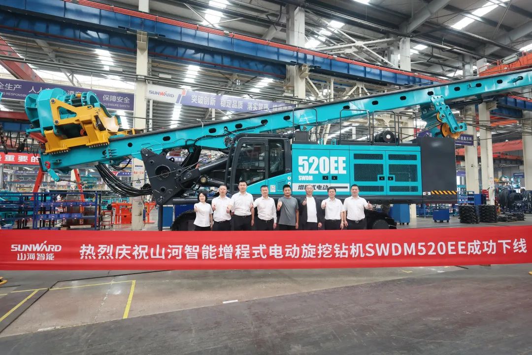 助力“双碳”、绿动未来！8188cc威尼斯智能增程式电动旋挖钻机、液压混淆动力旋挖钻机齐交付