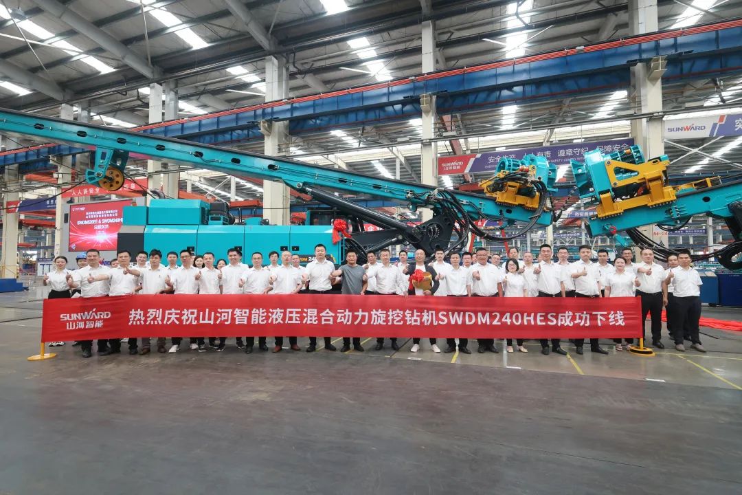 助力“双碳”、绿动未来！8188cc威尼斯智能增程式电动旋挖钻机、液压混淆动力旋挖钻机齐交付