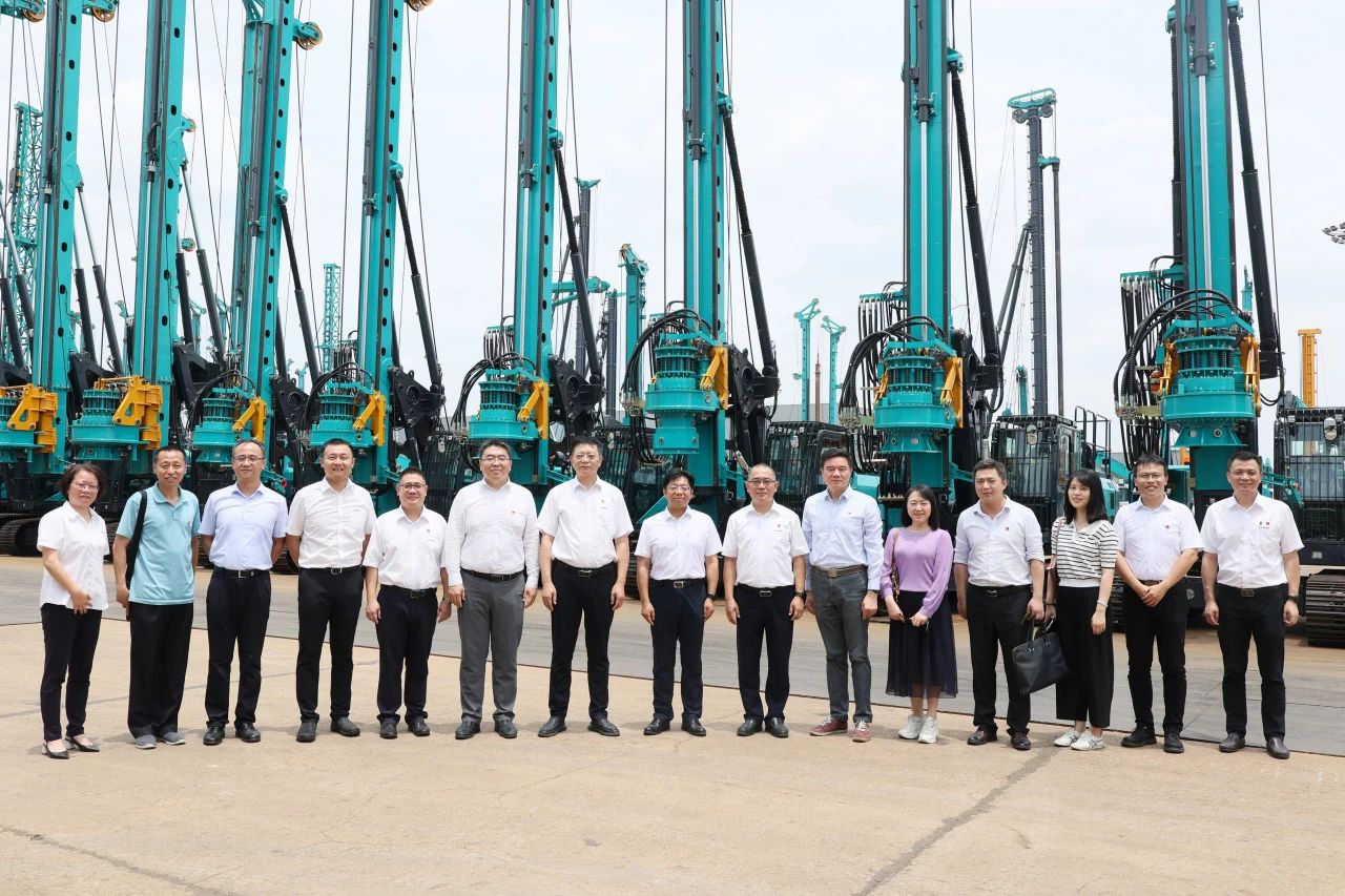 中国收支口银行总行党委委员、副行长李钧一行调研8188cc威尼斯智能