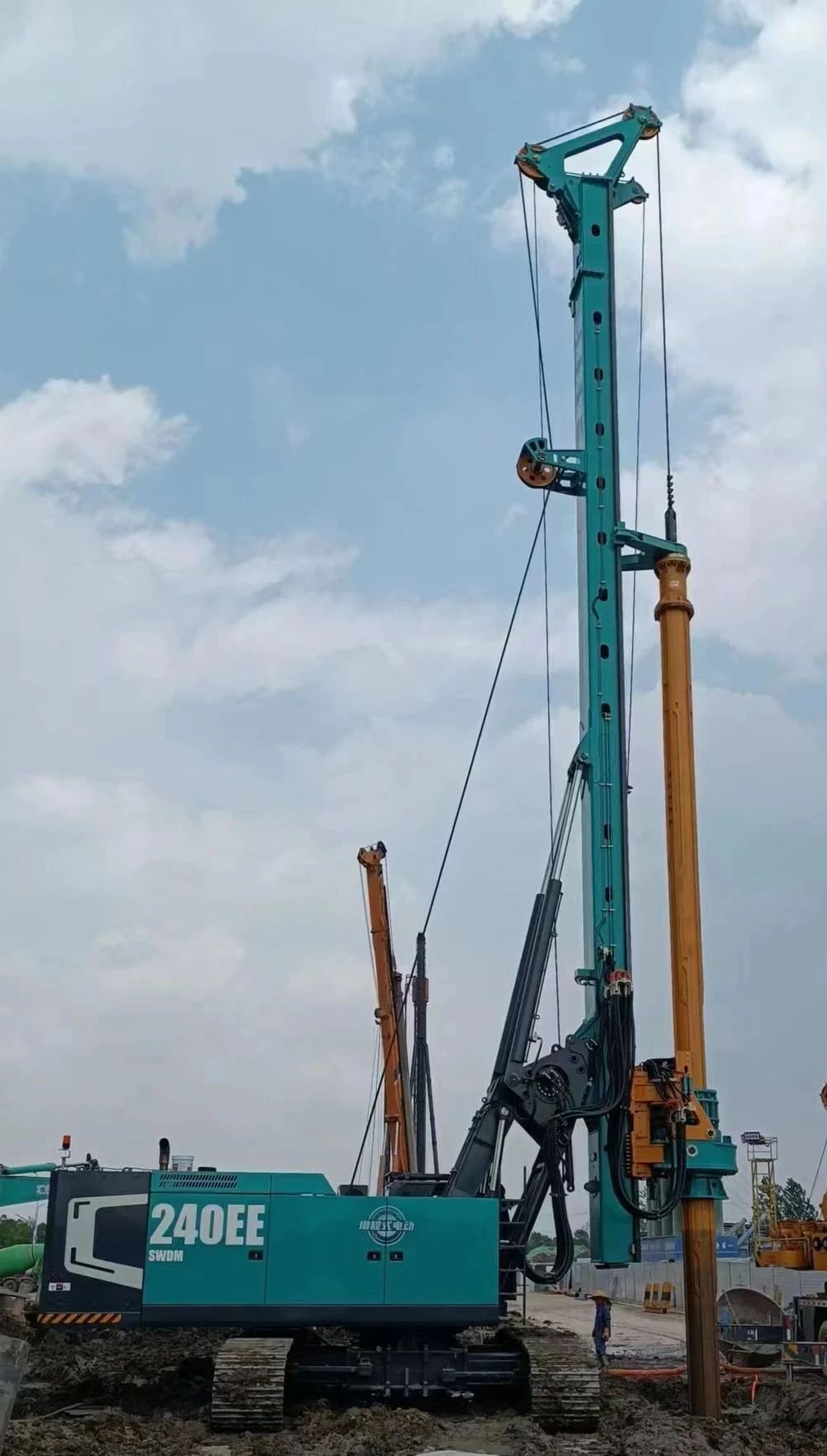 出道即巅峰！8188cc威尼斯智能增程式电动旋挖钻机硬核给“利”