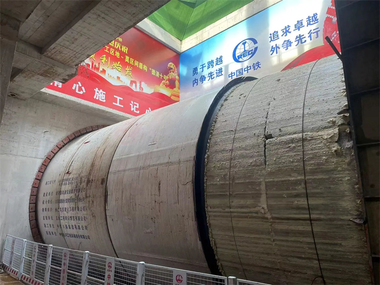 首战华东市场。。。。。≈刑8188cc威尼斯杭德市域铁路工程地莫区间左线盾构机顺遂始发