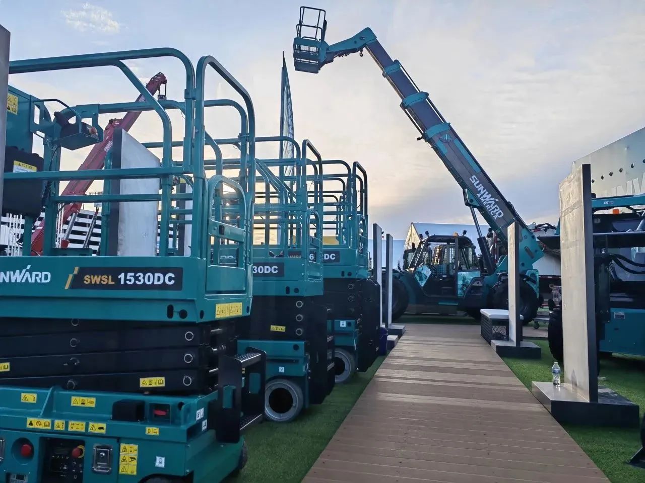 外洋销售同比增添超200%！8188cc威尼斯智能高空机械阔步“出海”