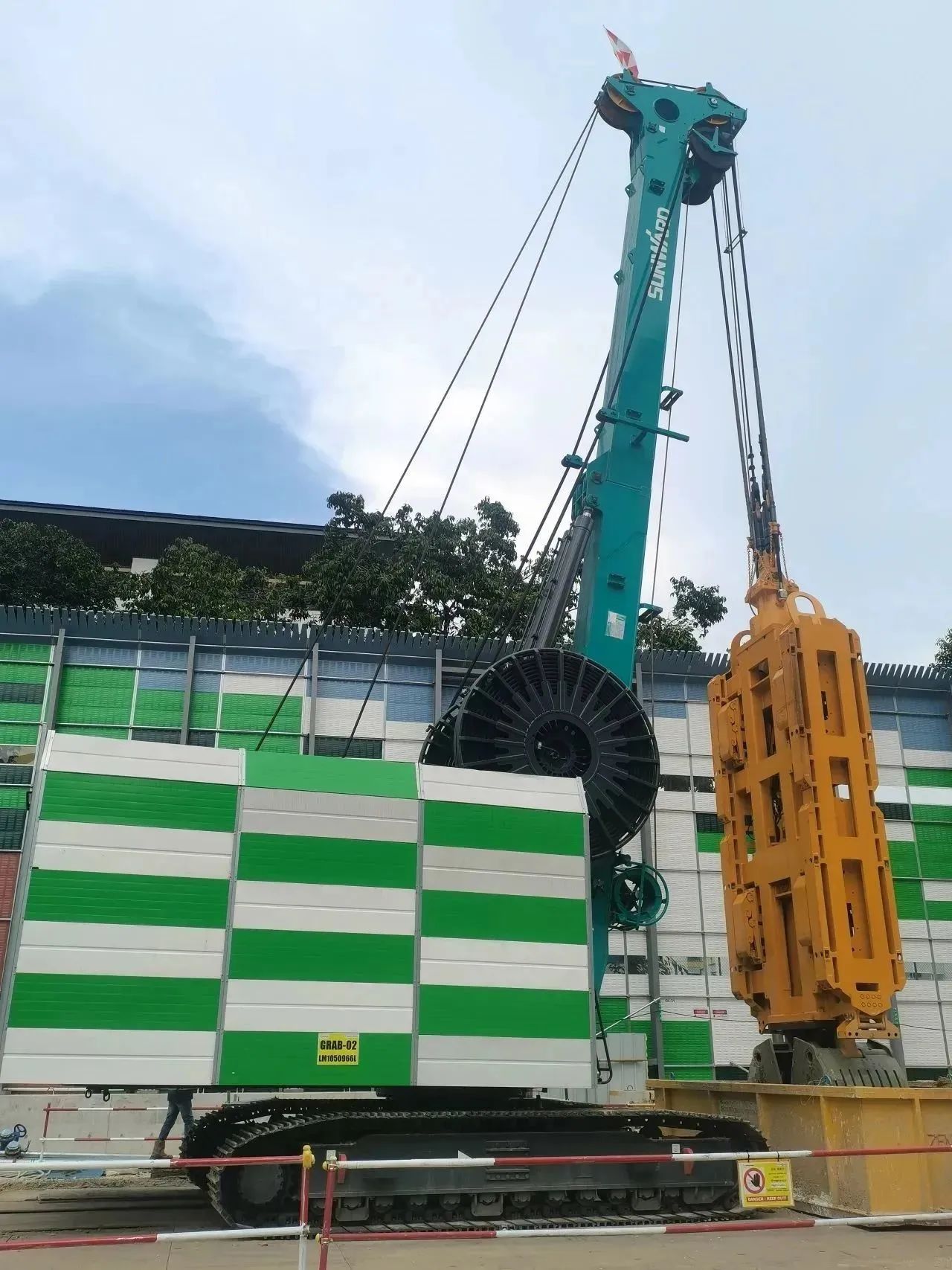 助力海内国际重大工程！8188cc威尼斯智能液压抓斗实力“出圈”