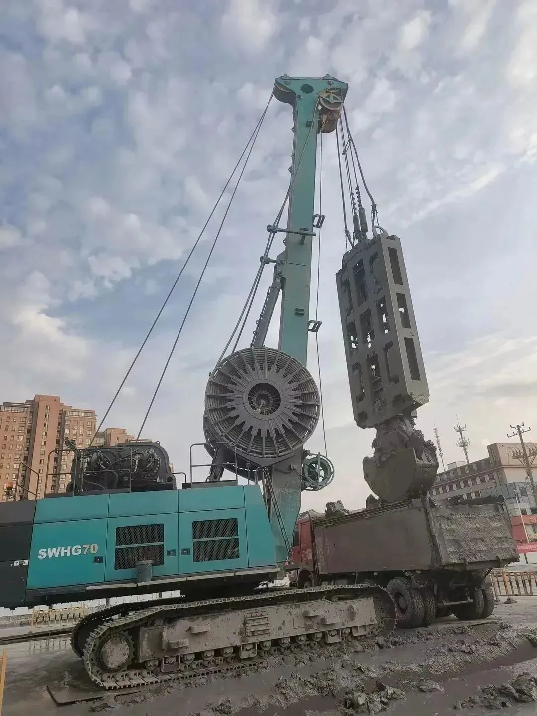 助力海内国际重大工程！8188cc威尼斯智能液压抓斗实力“出圈”