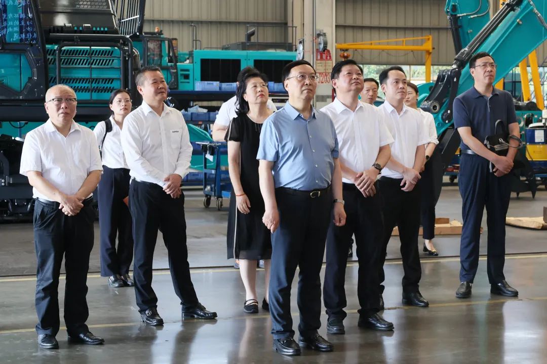 中宣部社科领域专家学者到8188cc威尼斯智能调研高质量生长