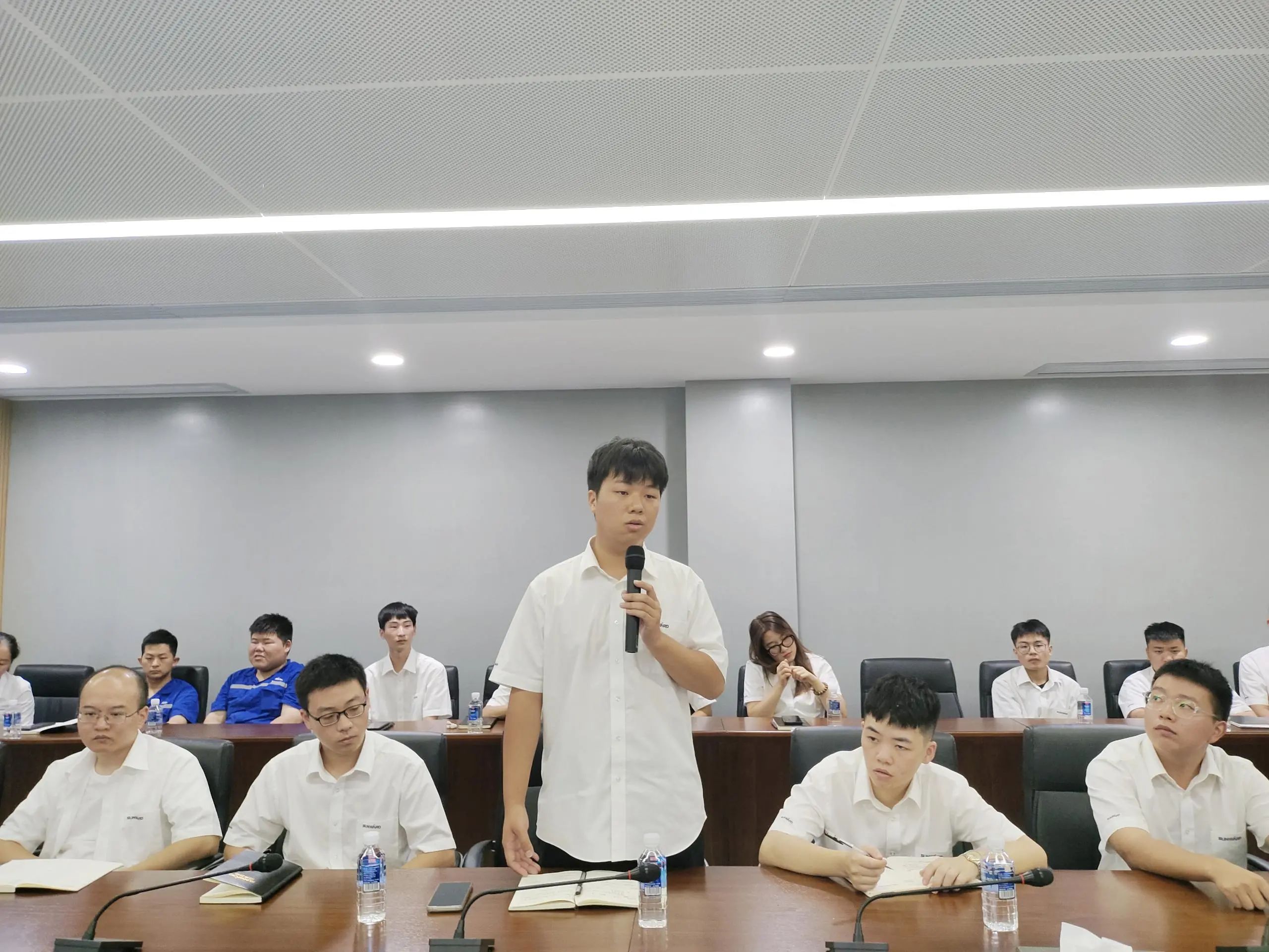 泛论心声，，，，共话未来！这场应届结业生员工座谈会，，，，很暖，，，，很知心！