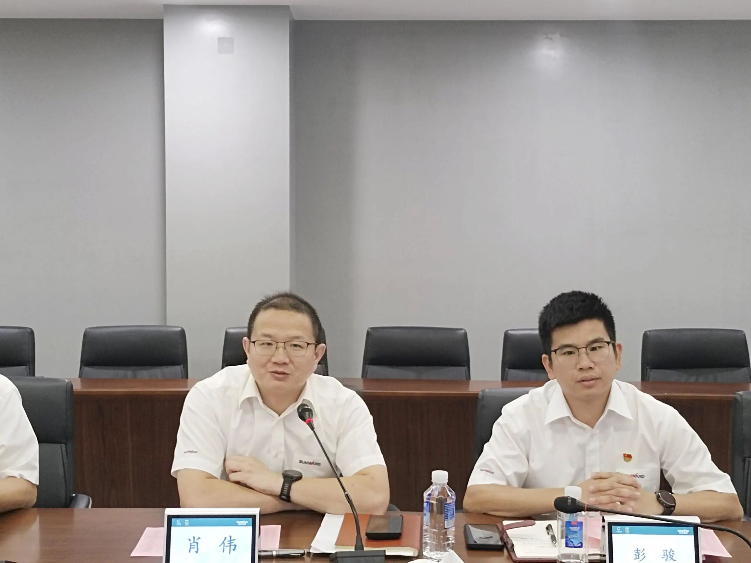 泛论心声，，，，共话未来！这场应届结业生员工座谈会，，，，很暖，，，，很知心！