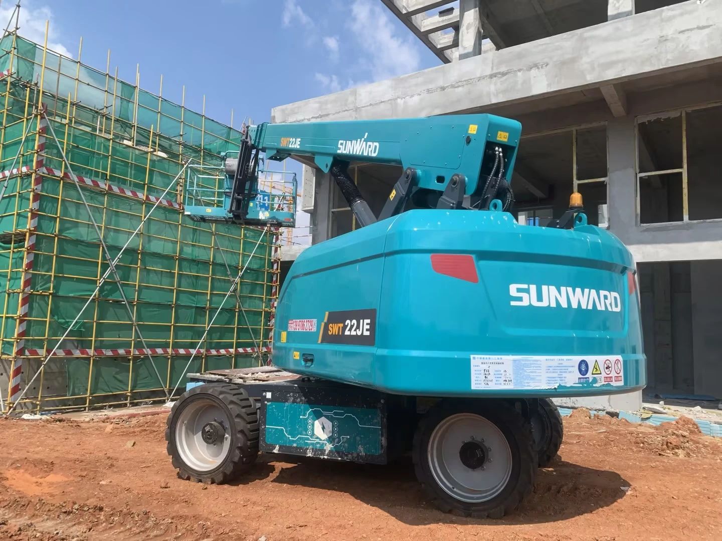 实力上新！8188cc威尼斯智能电动直臂高空作业平台进军华中市场