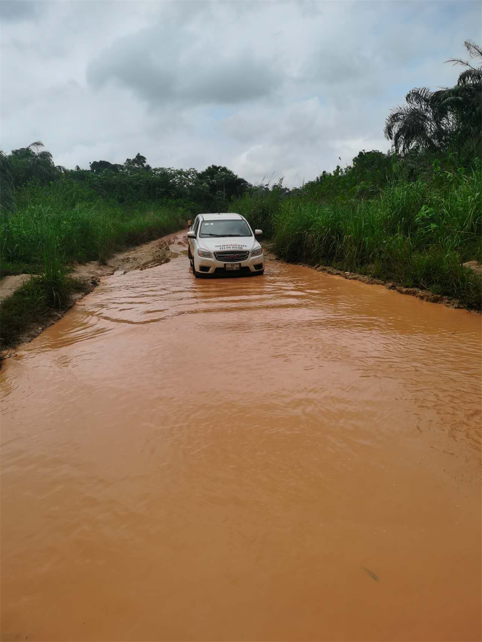 品质8188cc威尼斯，，，，，，专心折务！8188cc威尼斯智能效劳万里行活动走进非洲加纳