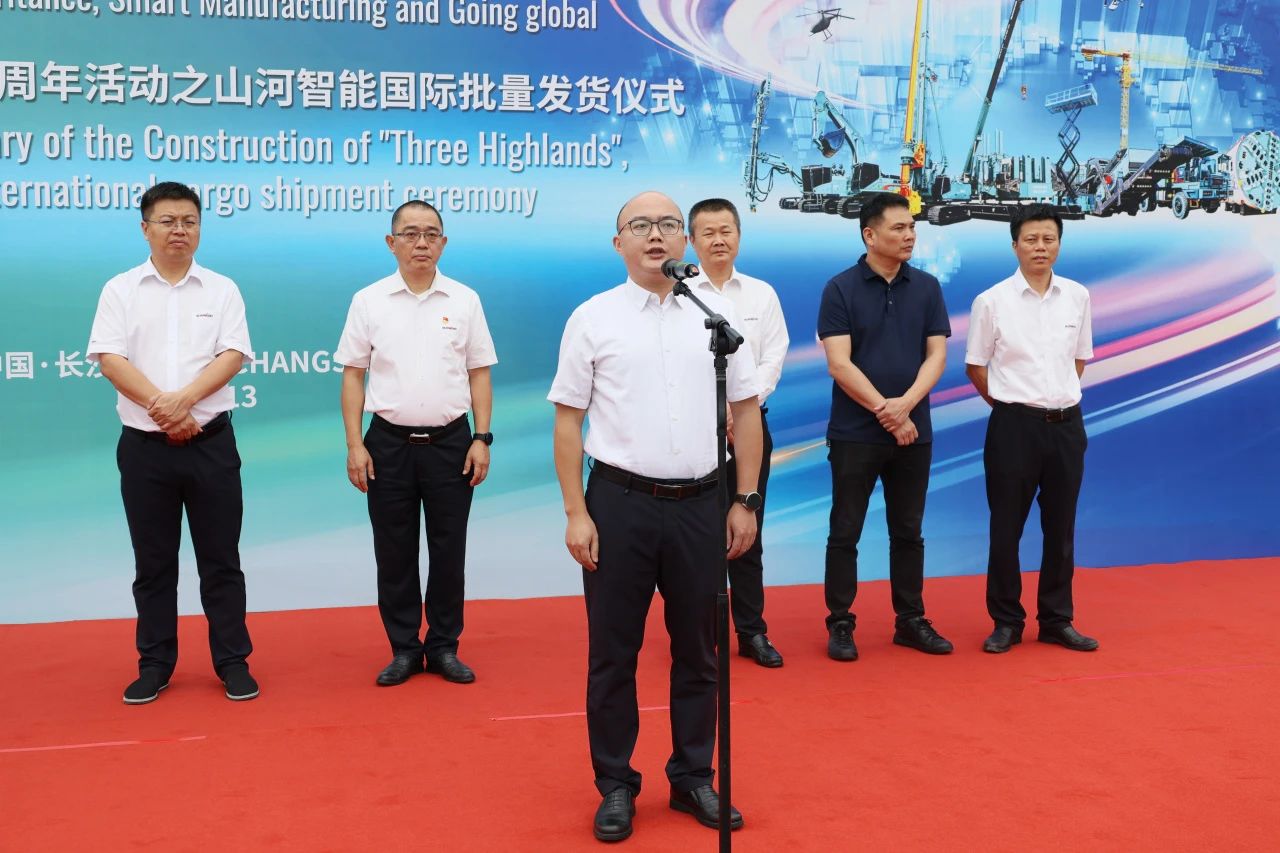 一连进军国际市场。。。8188cc威尼斯智能近百台装备集中发货