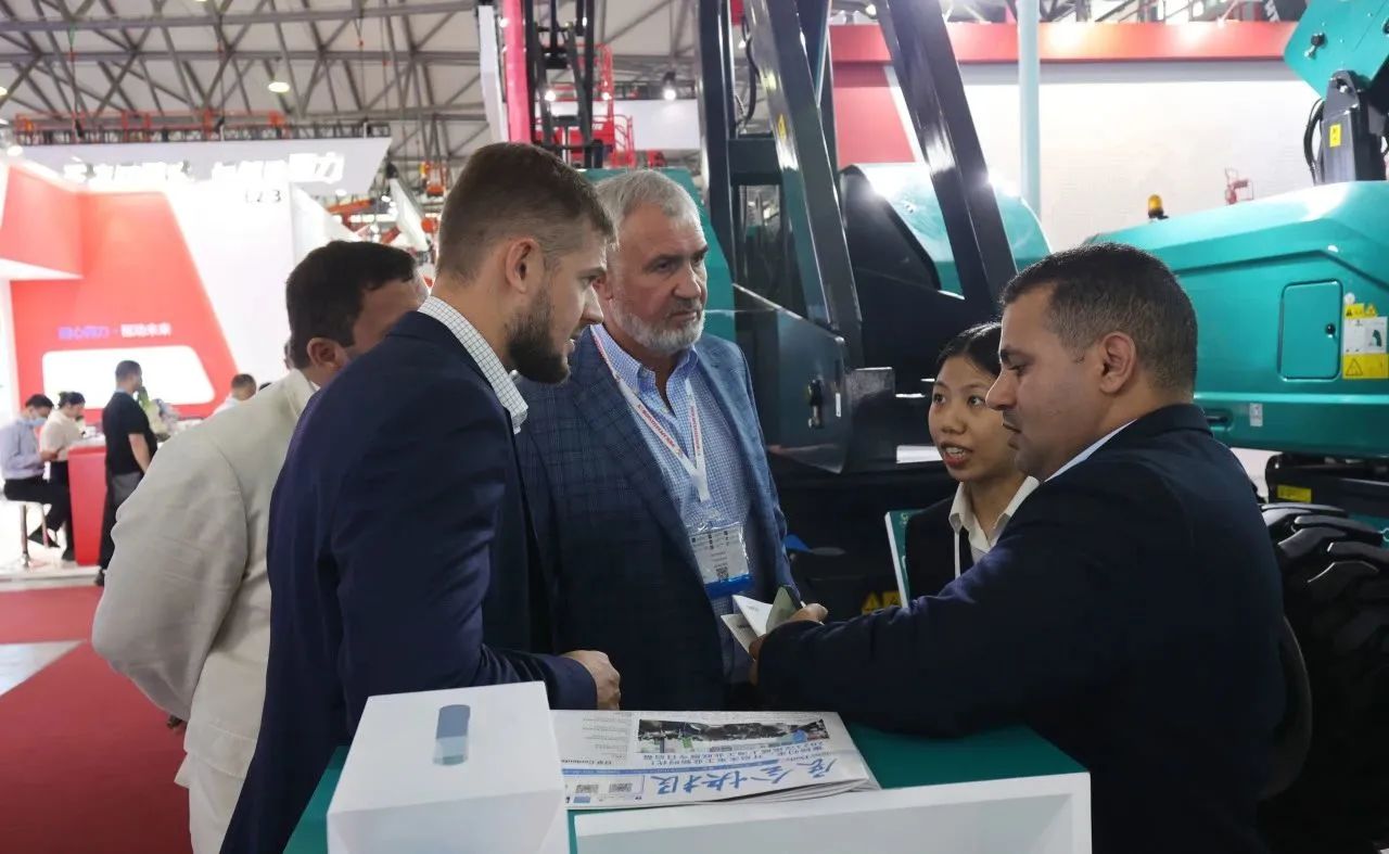 精品出击，，，，，，闪灼魔都！8188cc威尼斯智能全系列高空机械亮相2023亚洲国际高空展