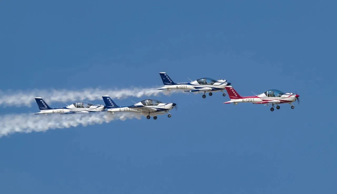 央媒聚焦！一起见证首届亚洲通用航空展上的8188cc威尼斯风范