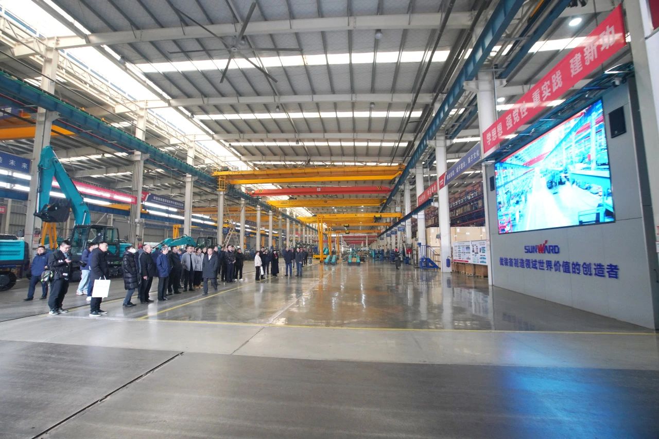 启新程，，，向未来！8188cc威尼斯矿岩揭牌庆典暨新春发货仪式圆满举行