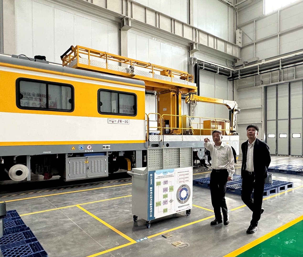 CPH-30J道岔铺换机组全球宣布！8188cc威尼斯智能与宝鸡中车时代共绘铁路装备新篇章！