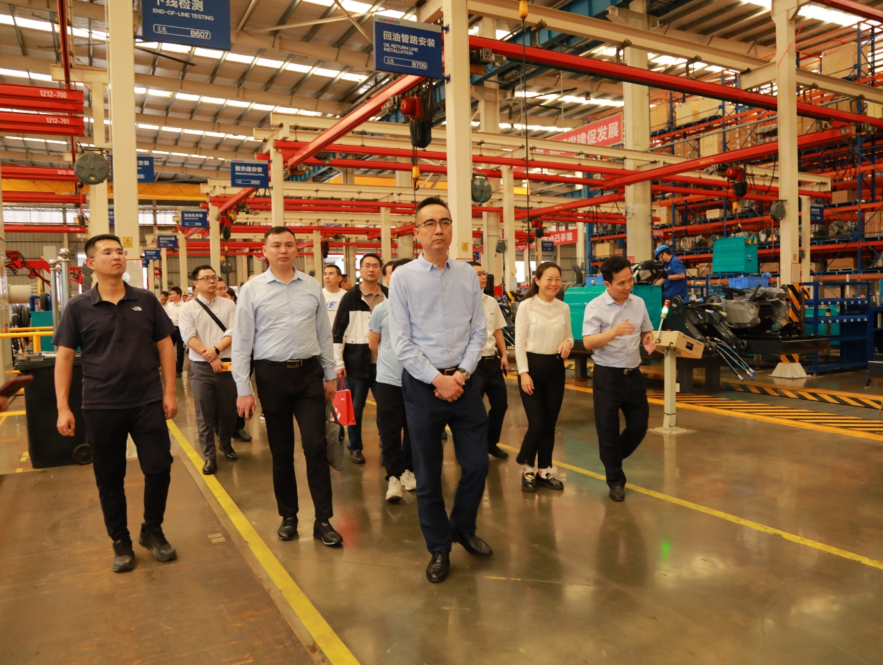 湘潭市工信局带队莅临8188cc威尼斯智能开展智能制造现场观摩交流活动