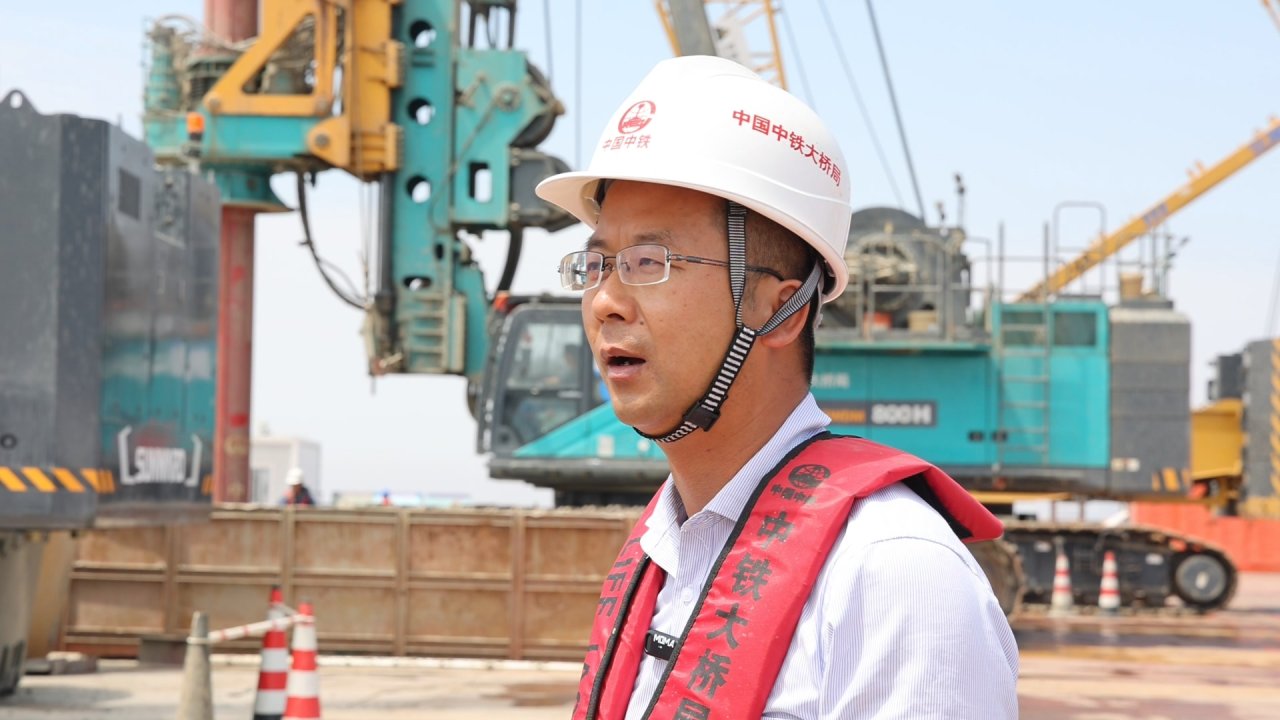 先导式立异，，，，，，再推电动新品！8188cc威尼斯智能SWDM520EE增程式旋挖钻机推介会乐成举行