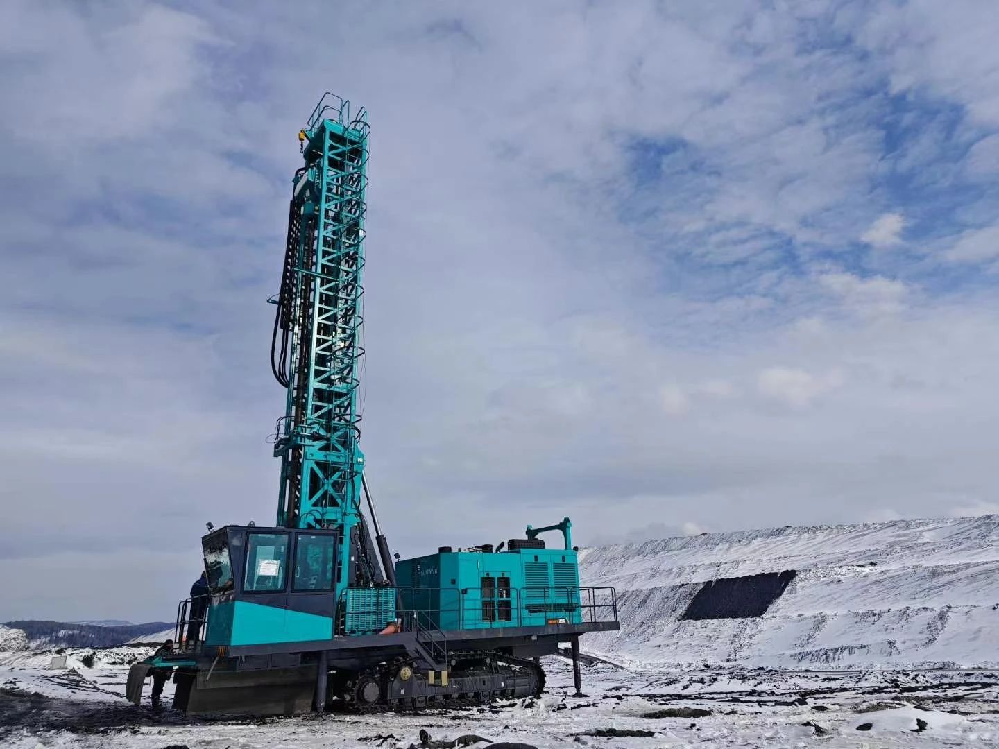 月钻进42888米，，，，，，8188cc威尼斯智能牙轮钻机施工效率再立异高