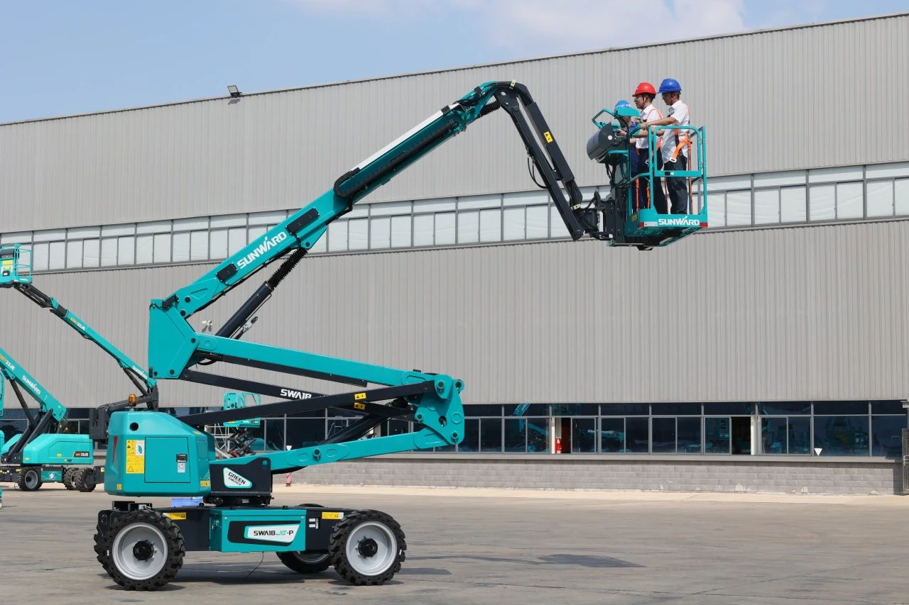 高可靠、高清静、高性能！8188cc威尼斯智能新一代P系列电动臂式高空作业平台乐成下线