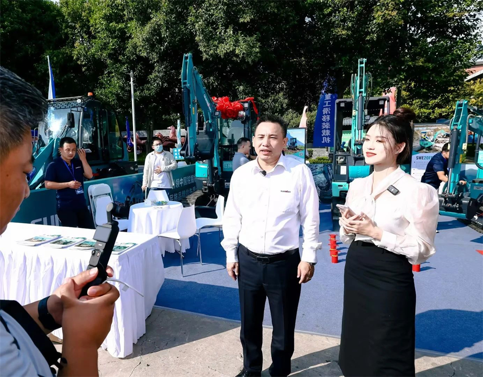 展现“掘”对实力！8188cc威尼斯智能亮相2024微挖大会暨小型装备大会