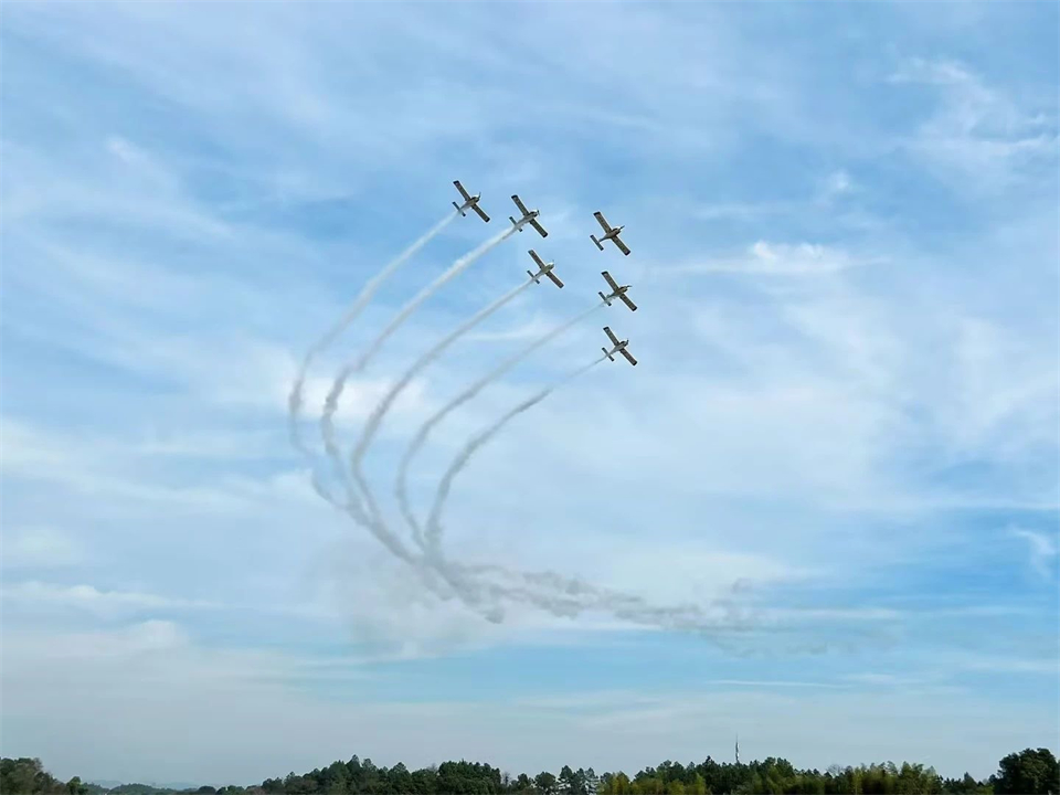 十年织得8188cc威尼斯秀，，，，践行初心创未来！8188cc威尼斯航行演出队建设10周年庆典活动盛大举行