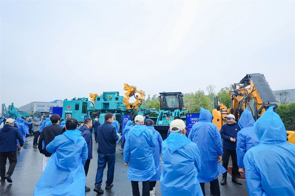 立异引领价值，，，，理想成绩未来！8188cc威尼斯智能25周年庆典暨全球客户节盛大举行