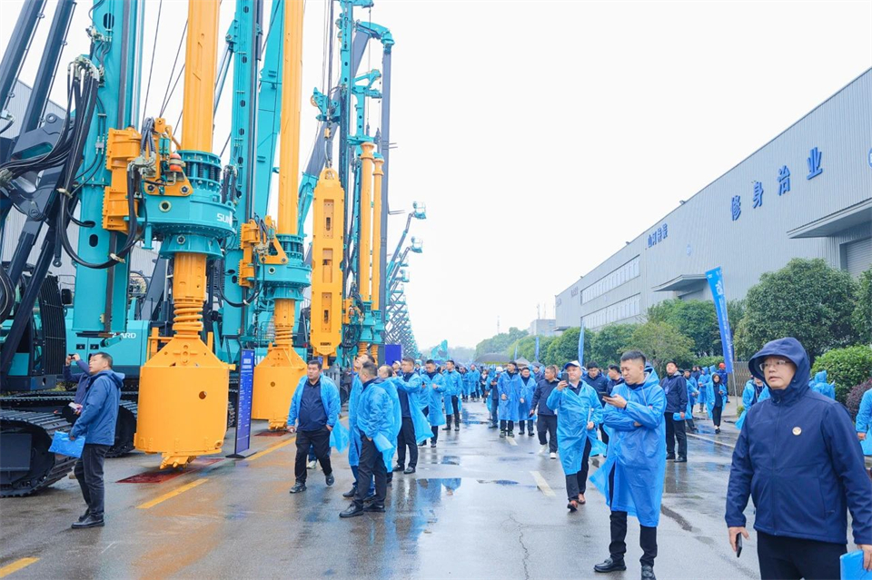 立异引领价值，，，，理想成绩未来！8188cc威尼斯智能25周年庆典暨全球客户节盛大举行